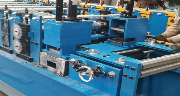Roll forming machine factory in China