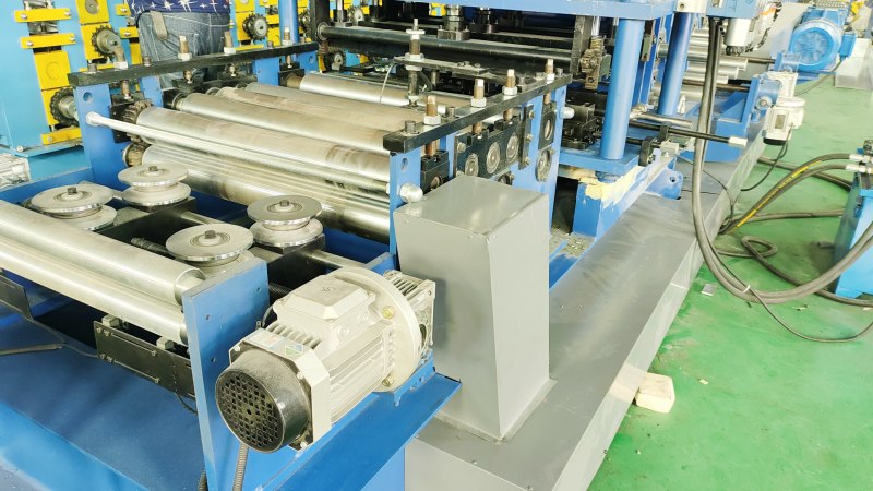 automatic roll forming machine